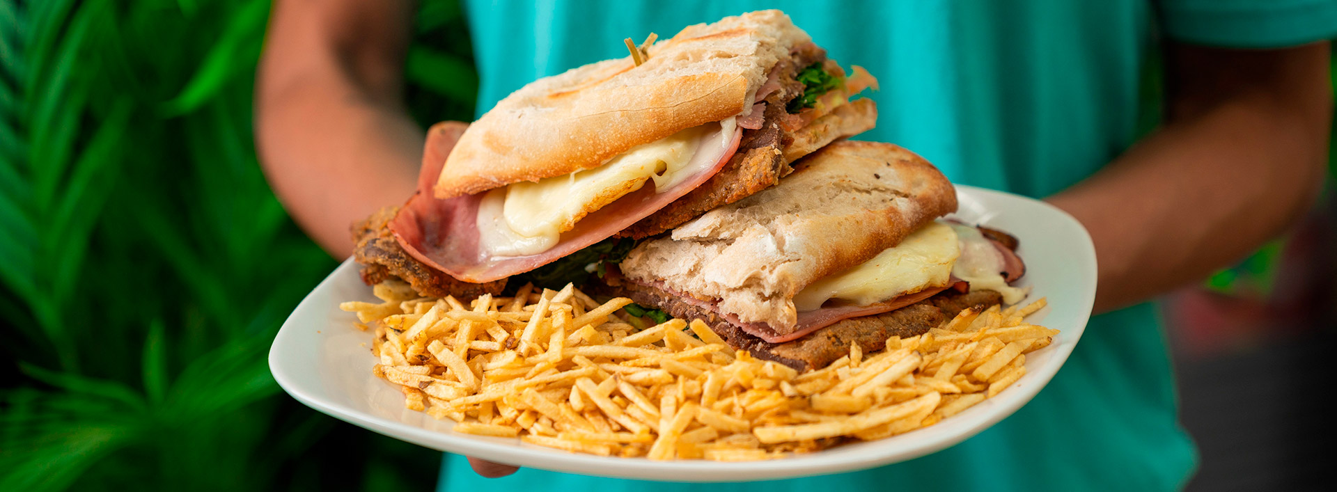 Enjoy Cafe Sandwich Milanesa